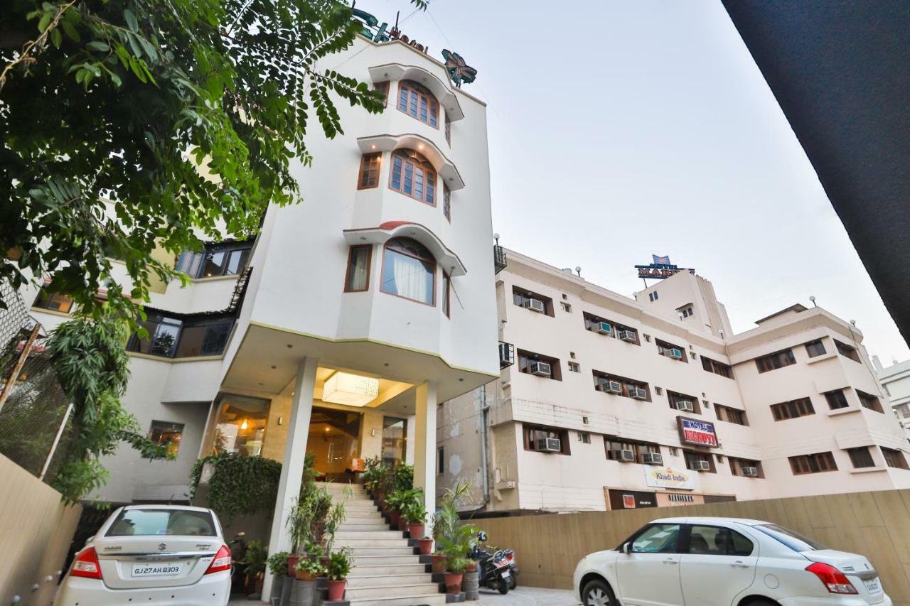 Hotel Chicago Ahmedabad Exterior photo