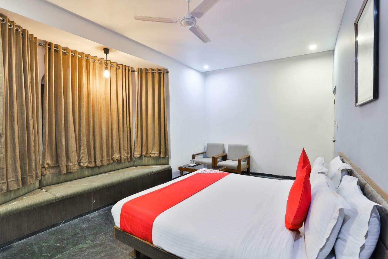Hotel Chicago Ahmedabad Exterior photo