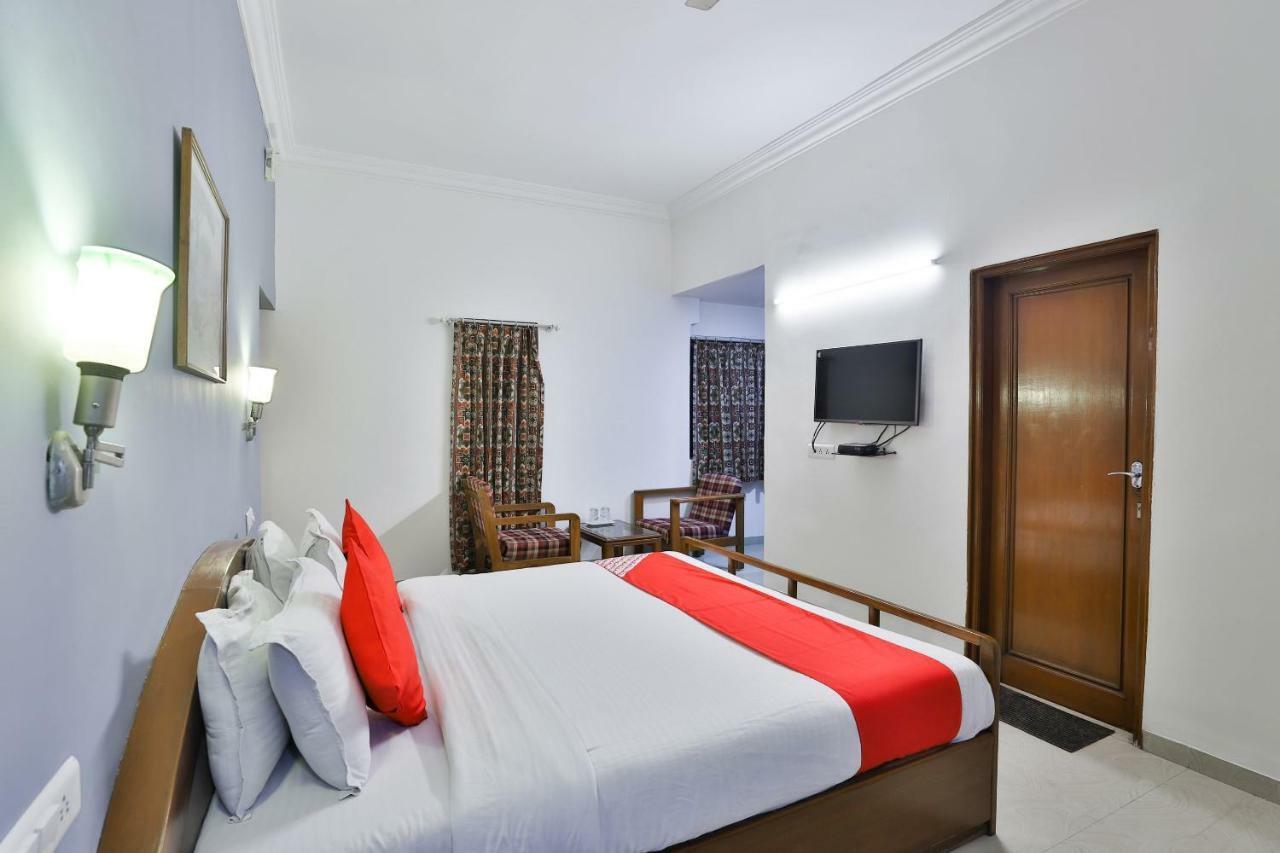 Hotel Chicago Ahmedabad Exterior photo